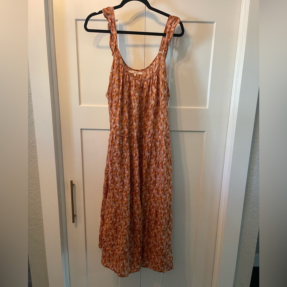 XiRENA Orange Paisley Sleeveless Midi Dress